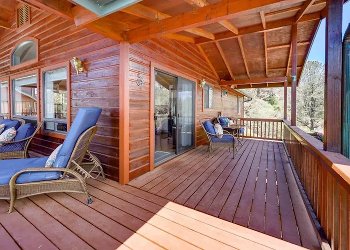 Fire Pit & Views: 'falconcrest' In Payson! Holiday home *