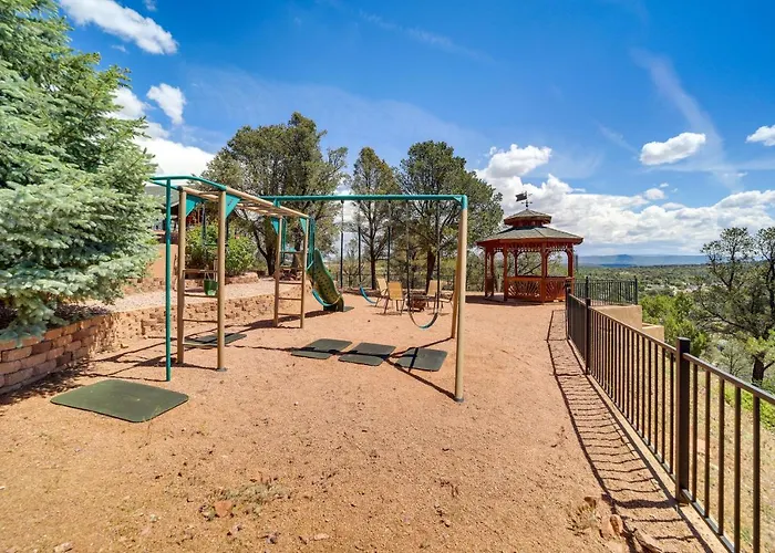 Fire Pit & Views: 'falconcrest' In Payson! Holiday home *